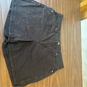 Gloria Vanderbilt Black Bermuda Shorts Casual Style